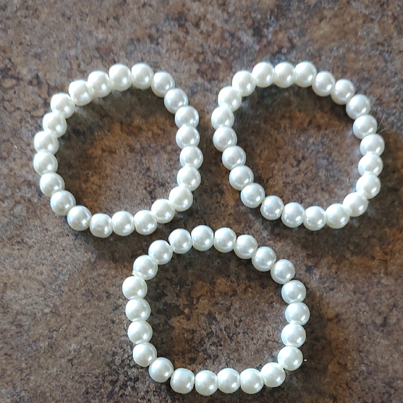 Source Unknown Jewelry - Elegant White Pearl Bracelets